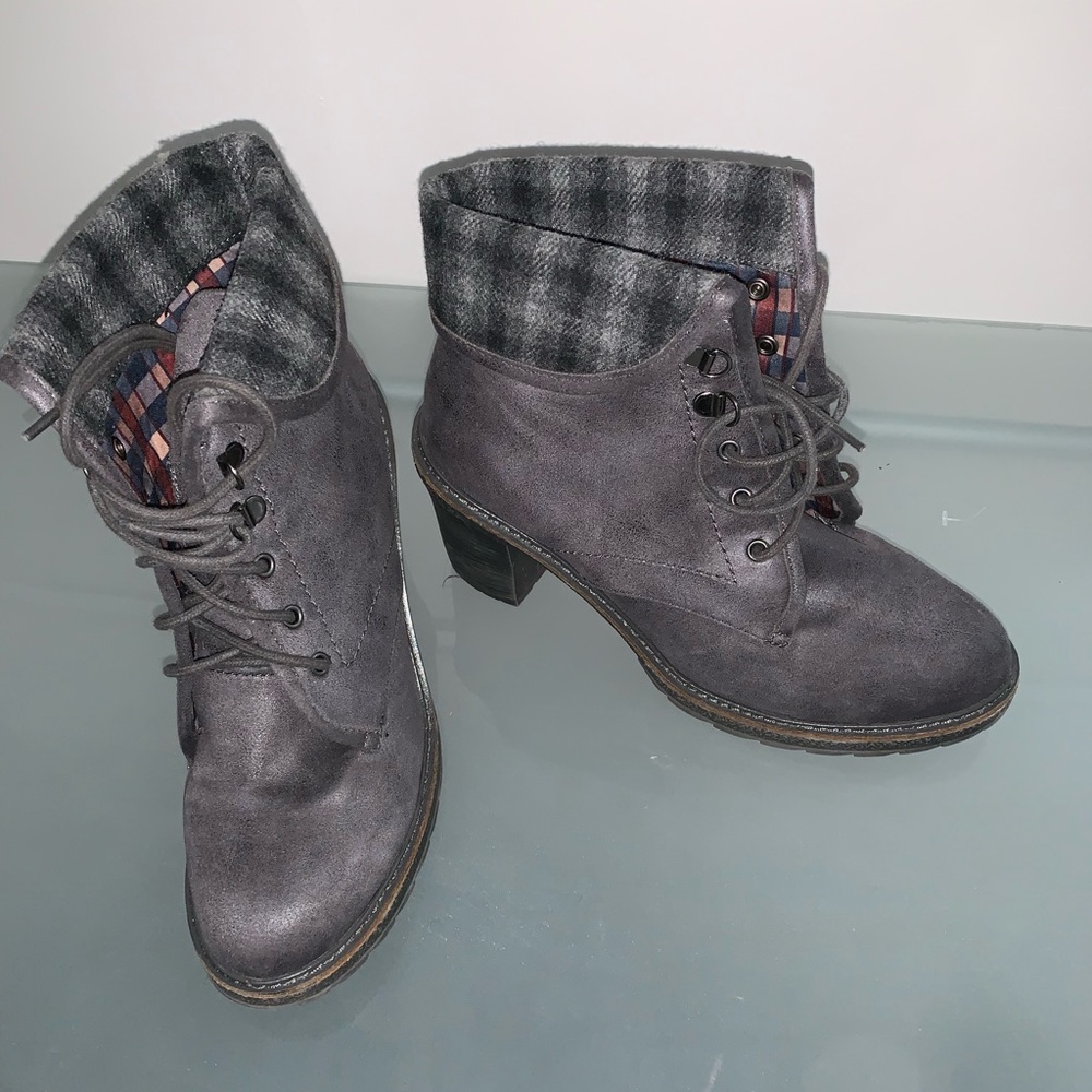 boots - Picture 2 of 2